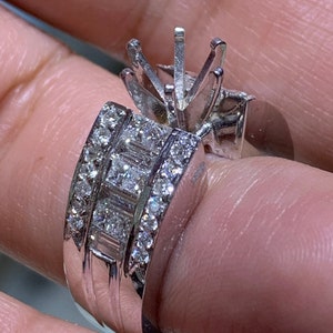Anillo de compromiso semi-montaje de diamantes de oro blanco de 14k