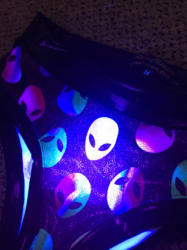 alien booty shorts