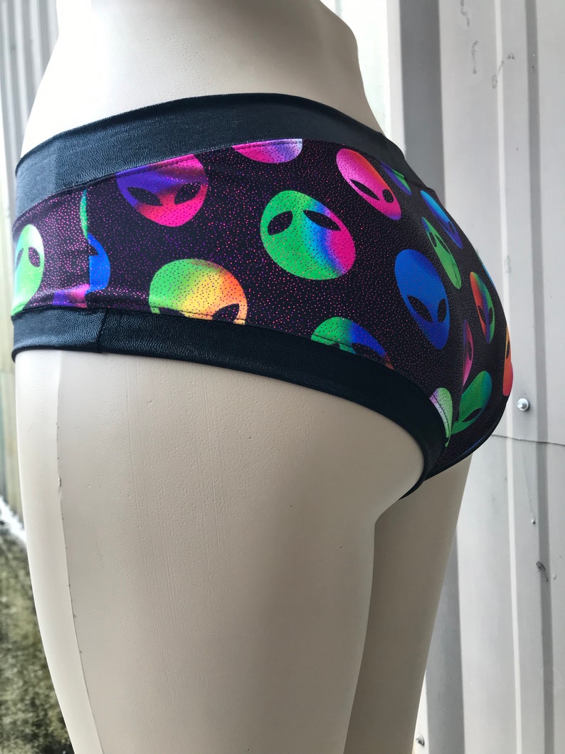 alien booty shorts