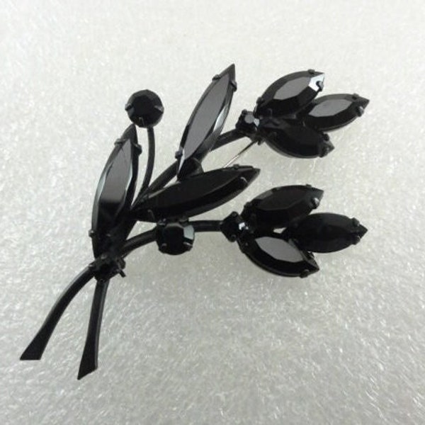 Black Glass Brooch Elegant Japanned 3 Inch Spray