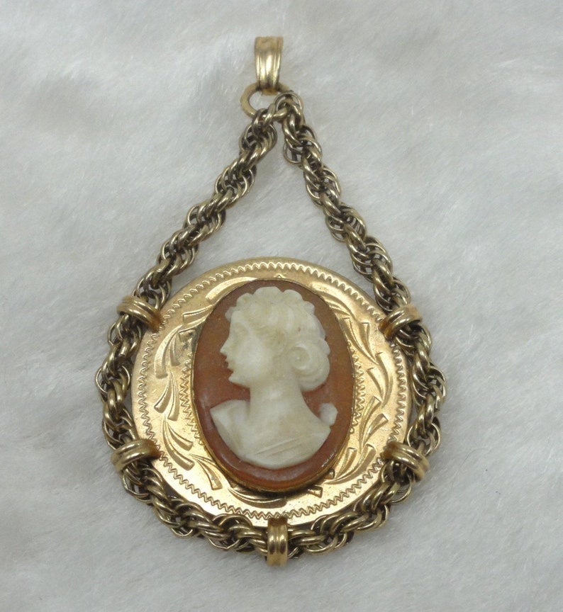 10k Cameo Rope Chain 10K Shell Cameo Pendant Unusual Design Cameo 16 Gold Carved Shell Cameo Pendant 10k Cameo Carved Etched Gorgeous