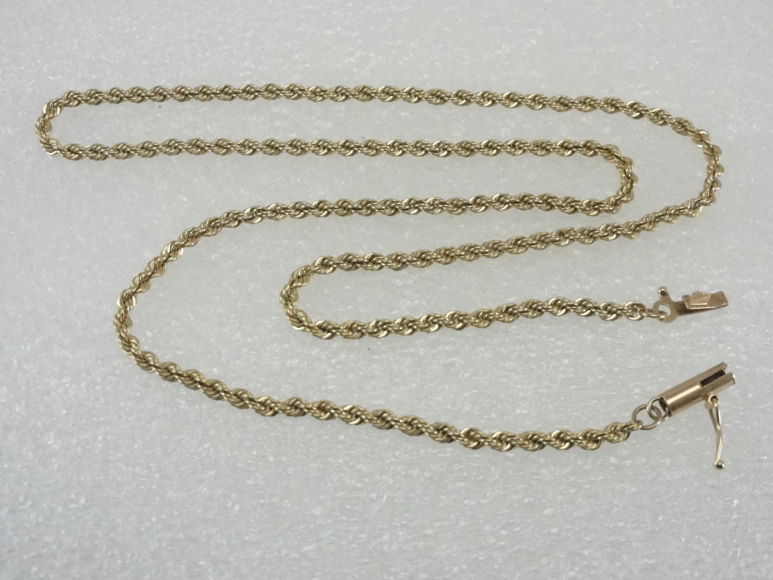 Gold rope chain with barrel clasp sale