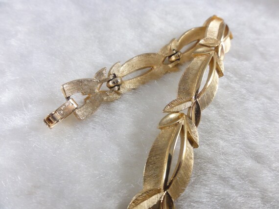 Crown Trifari Wheat Link Bracelet Textured Elegan… - image 4