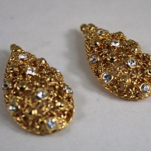 Avon Barrera 1993 Lower Dangles Versatile Elegance