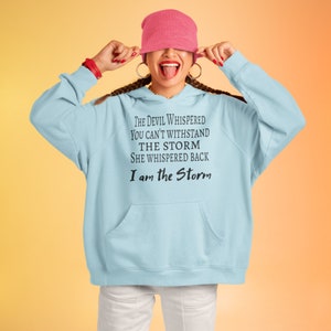 diablo susurró que soy la tormenta / PNG SVG Digital FILE / diseño de corte imprimible de sublimación / Uso comercial limitado