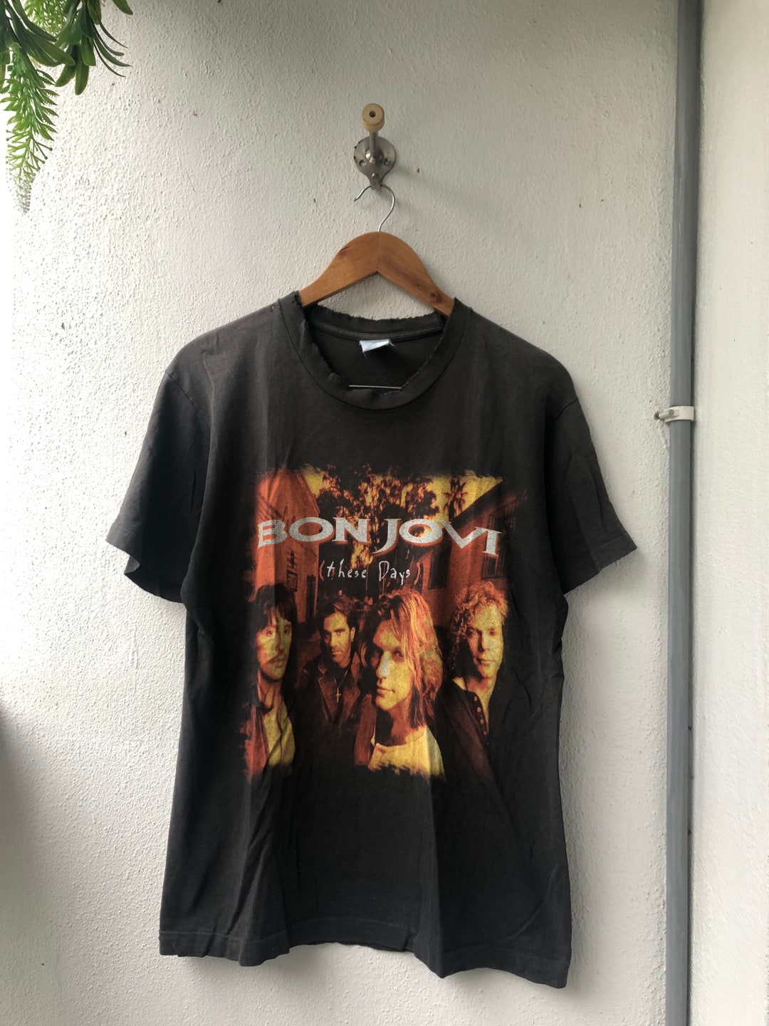 ☆90ｓ Ｖｉｎｔａｇｅ BON JOVI ボンジョヴィ these Days Ｔシャツ