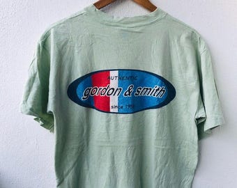 Abbigliamento vintage anni '90 Gordon & Smith Surf Wear / Logo grande sulla schiena / T-shirt stampata / Surf / Skateboard / M / Buono