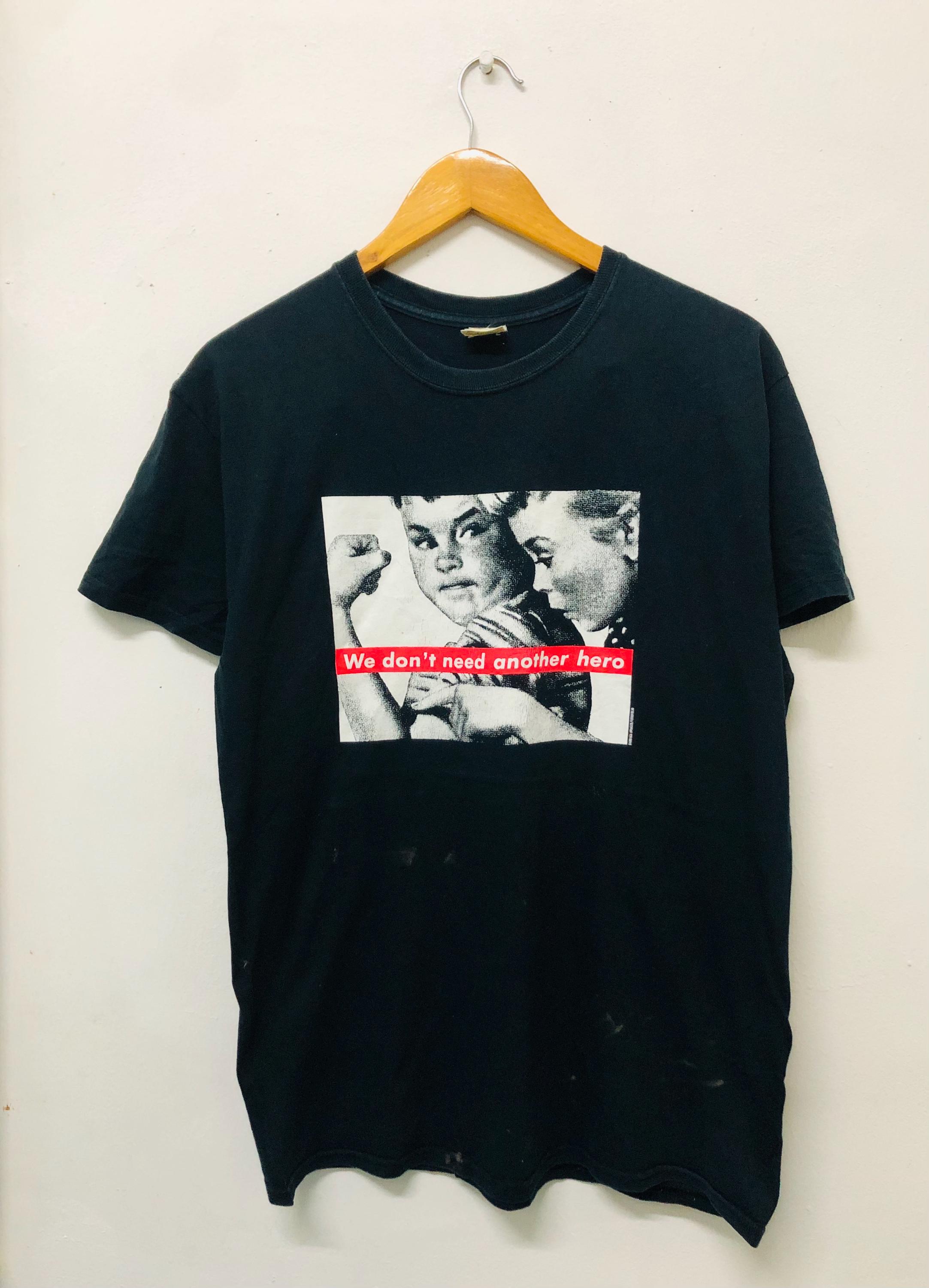 Vintage 00s We Don't Need Another Hero : Barbara Kruger Pop Art T