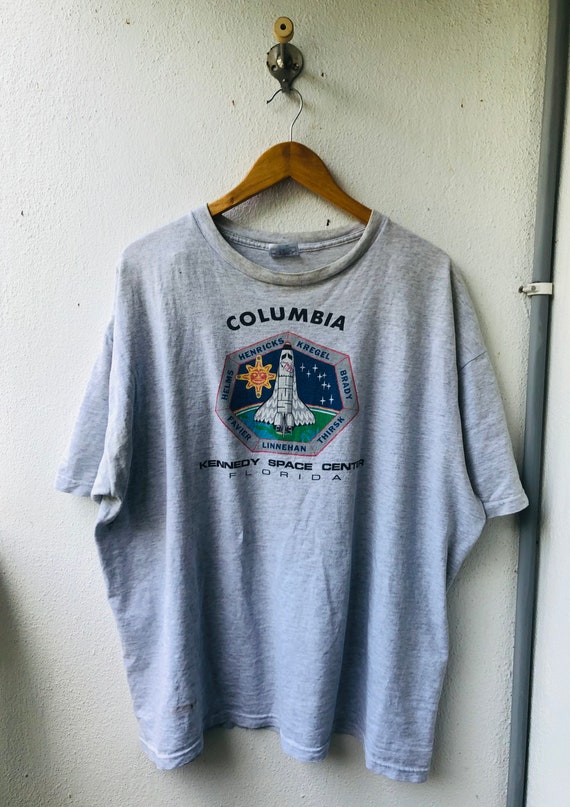 Vintage 90’s Columbia Kennedy Space Centre NASA T-