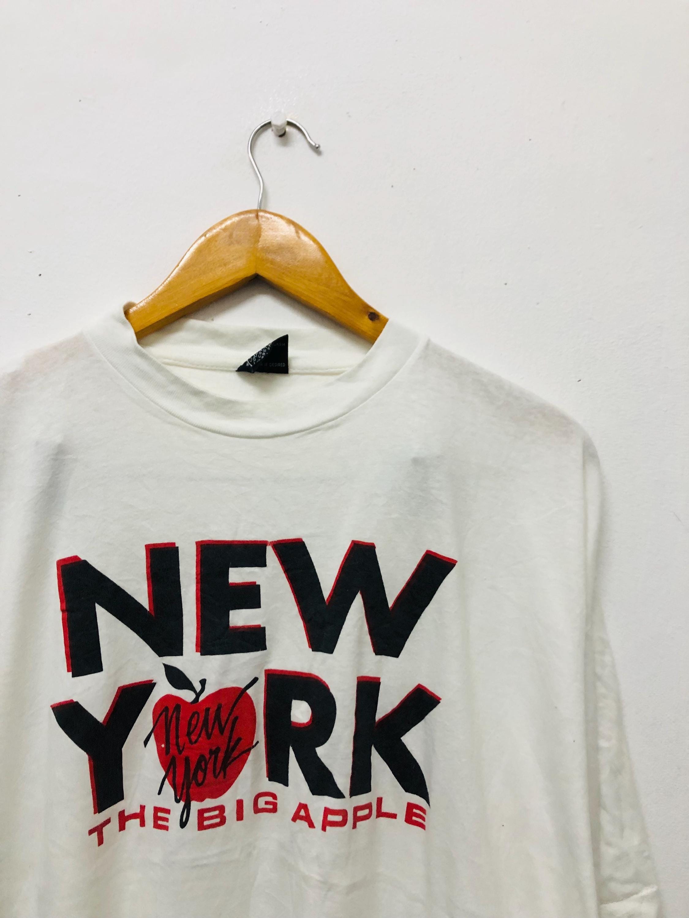 Vintage 90s New York : the Big Apple City T-shirt / Souviner