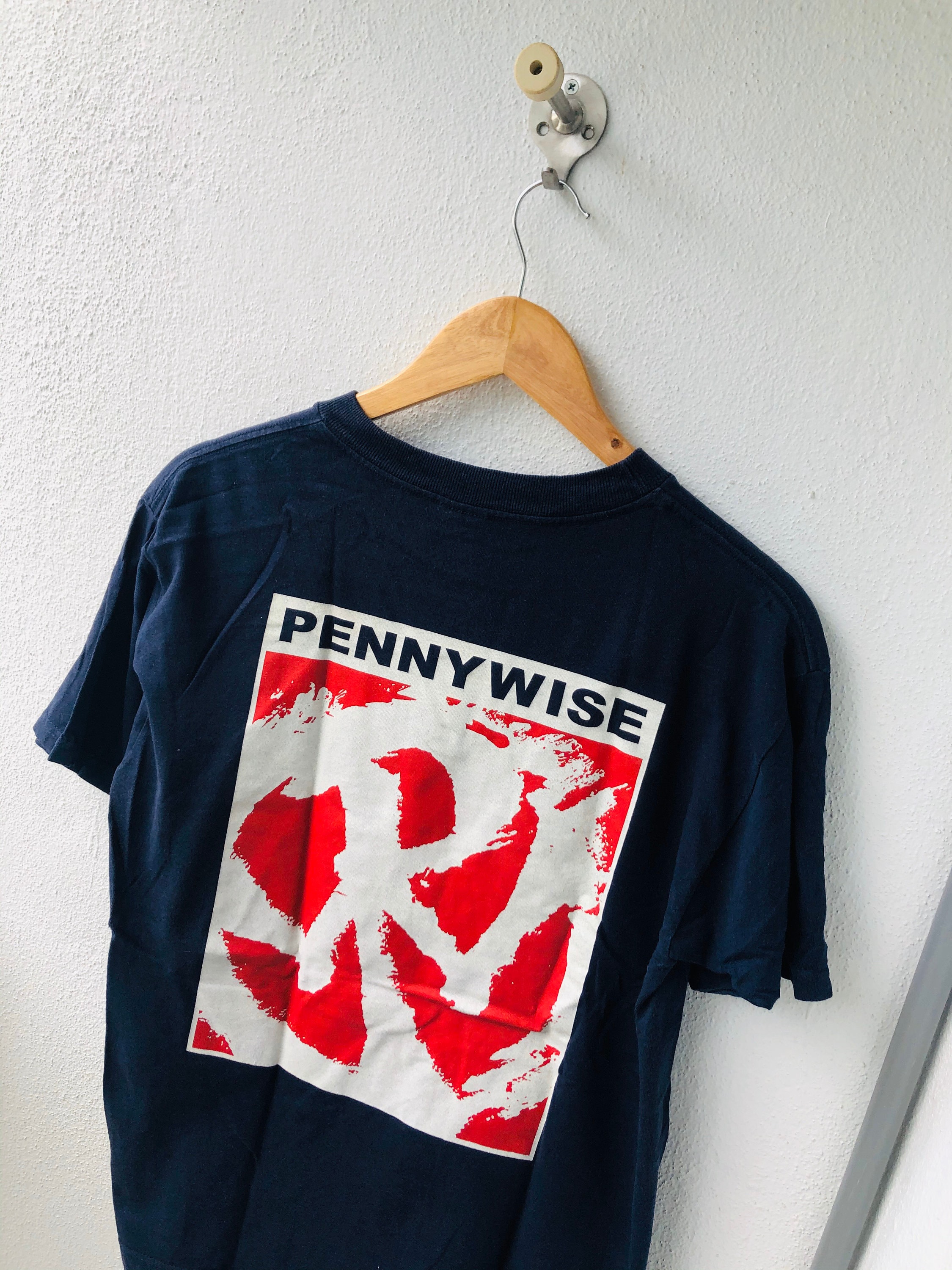 Vintage 90s Pennywise American Punk Rock Band T-shirt / Punk Rock
