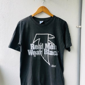 Camiseta promocional vintage de los 90 &quot;Real Man Wear Black&quot; de 1990