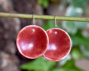 Round ceramic earrings made of white clay, glazed in red, ceramic-earrings, brass, ceramic jewelry, handmade jewelery