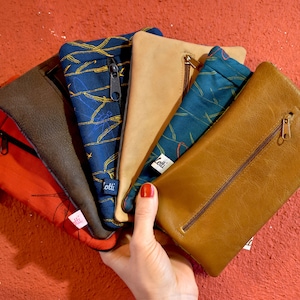 Pocket, make-up bag, bag, beautycase, pencilcase, two-sided, brown leather, handprinted green cotton, dragonfly design, silk screen printing