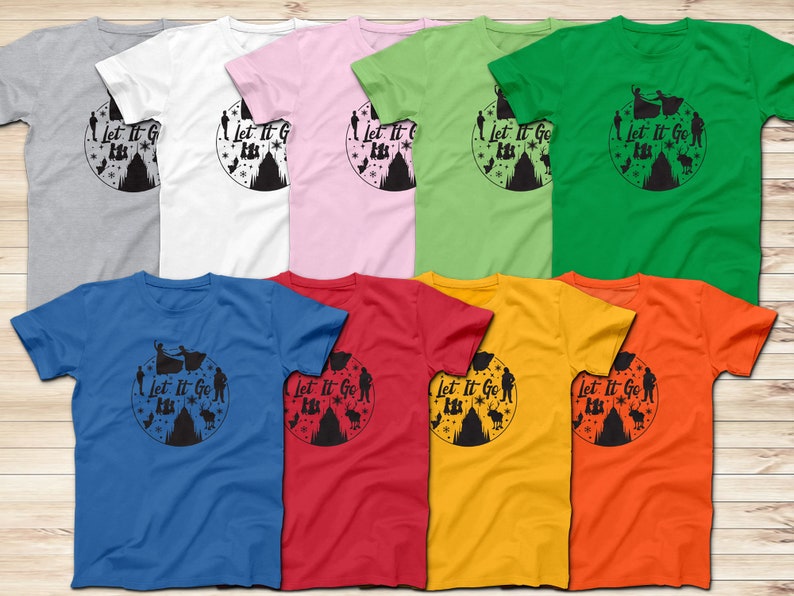 Op de afbeelding: Een set van tien T-shirts in verschillende kleuren met een zwart-witte afbeelding van een dansend stel met de tekst "Let It Go" in een cirkel eromheen.