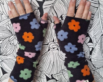 Fingerless Gloves / Mittens / Fleece /  Wrist warmers / Ladies / Flower / Handmade