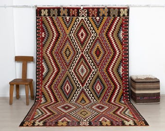 Türkischer Kelim-Teppich: Antikes Dekor, handgewebter Wollteppich im Vintage-Stil mit geometrischem Stammesmuster, 180 x 300 cm
