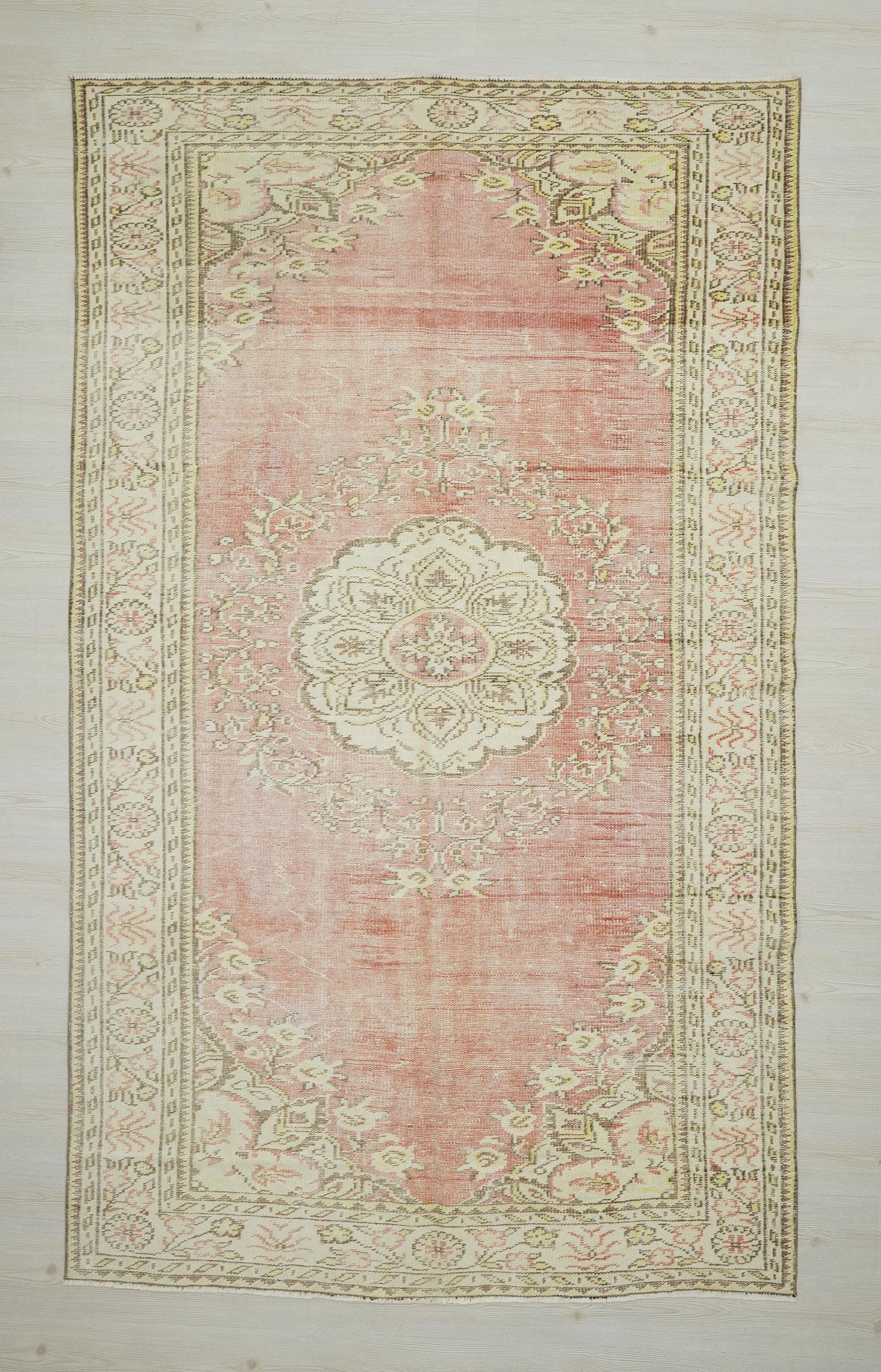 ビンテージ ウシャック トルコ ラグ: 5.8 インチ x 9.10 インチ