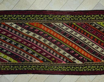 Old Kurdish Kilim Rug: Home Living Floor Decor Handwoven Wool Area Rugs 5,5x10,2 Feet.