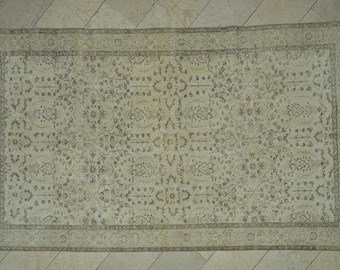 Vintage Oushak Turkish Rug: Brown Beige Wool Carpet (5,5"x9,4" Feet)