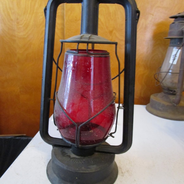 Antique Dietz HY LO New York USA Red Globe Oil Kerosene Lantern