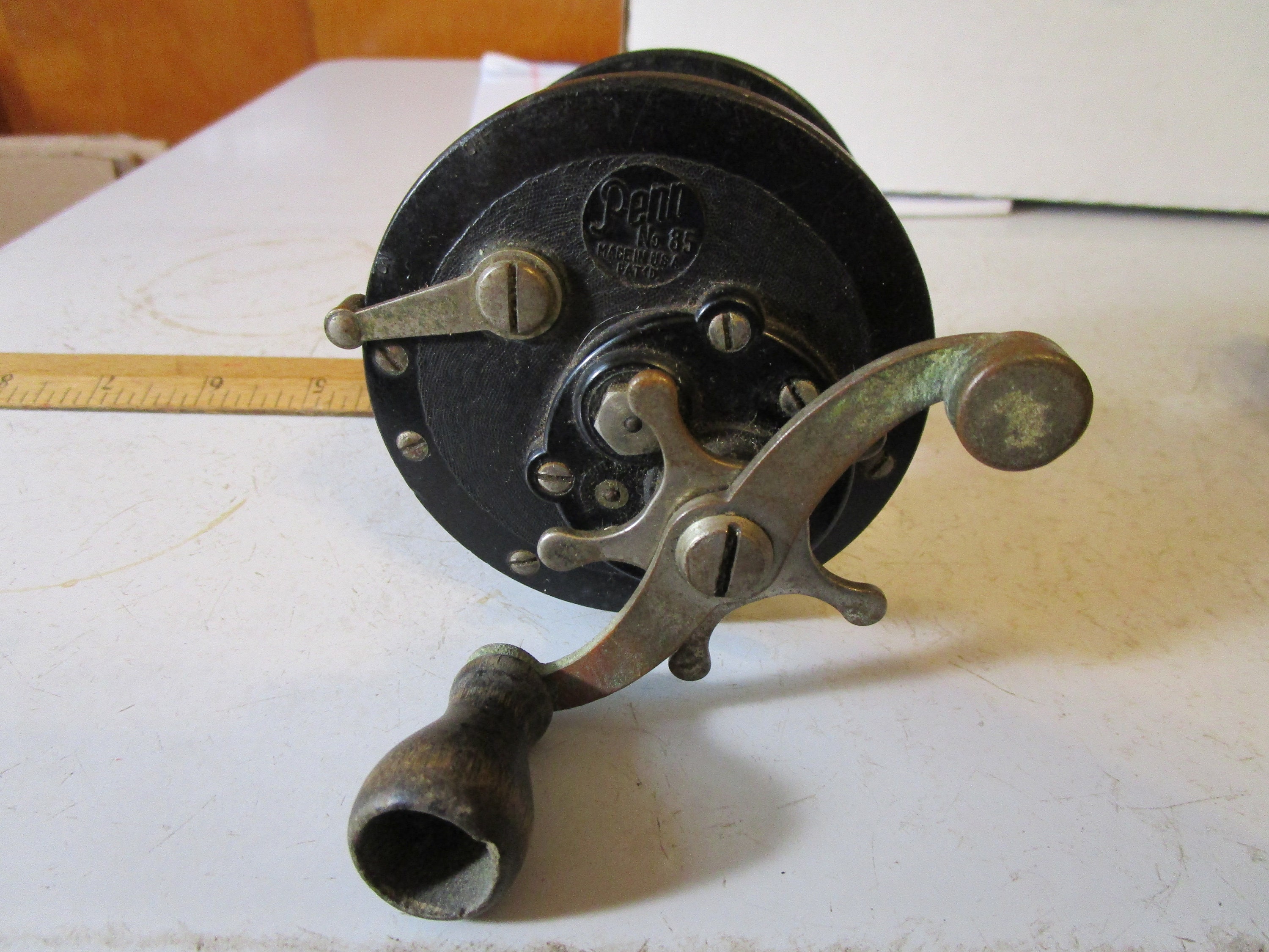 Vintage Penn No. 85, USA, Trolling/casting Reel With Wood Handle -   Canada