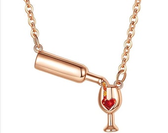 Love Wine Bottle & Glass Pendant Necklace avec Cubic Zirconia en Or Rose