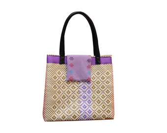 Sac fourre-tout en plastique recyclé fabriqué à la main Osadia à Oaxaca dans les tons dorés et beiges Entièrement doublé