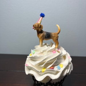 Beagle Cupcake Topper | Mini Beagle Dog Cake Topper | Beagle Wearing Party Hat Cupcake Topper | Dog Birthday Barkday Pawty Decor