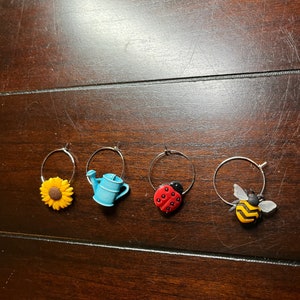 Gardening Wine Charms, Gardener Watering Can Perfect Unique Gift for someone who Loves Gardening Bee, ladybug sunflowers Flowers Wine Marker
