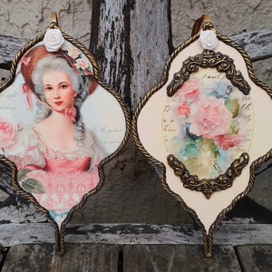 Ritratti shabby chic, foto vintage, fiori rosa, foto impreziosite