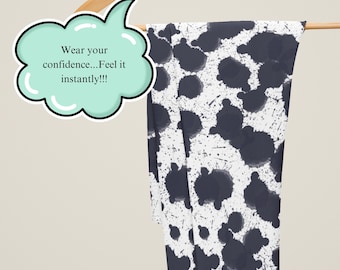 Zwart witte wijd uitlopende legging hoog getailleerde yogabroek koeienprint festivaloutfit dames