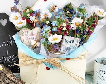 Berry Flowers cookie decorating class. Step-by-step video tutorial