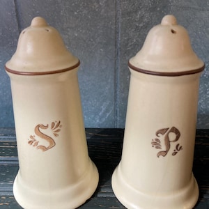 Pfaltzgraff Salz und Pfefferstreuer Set Creme und Braun Vintage