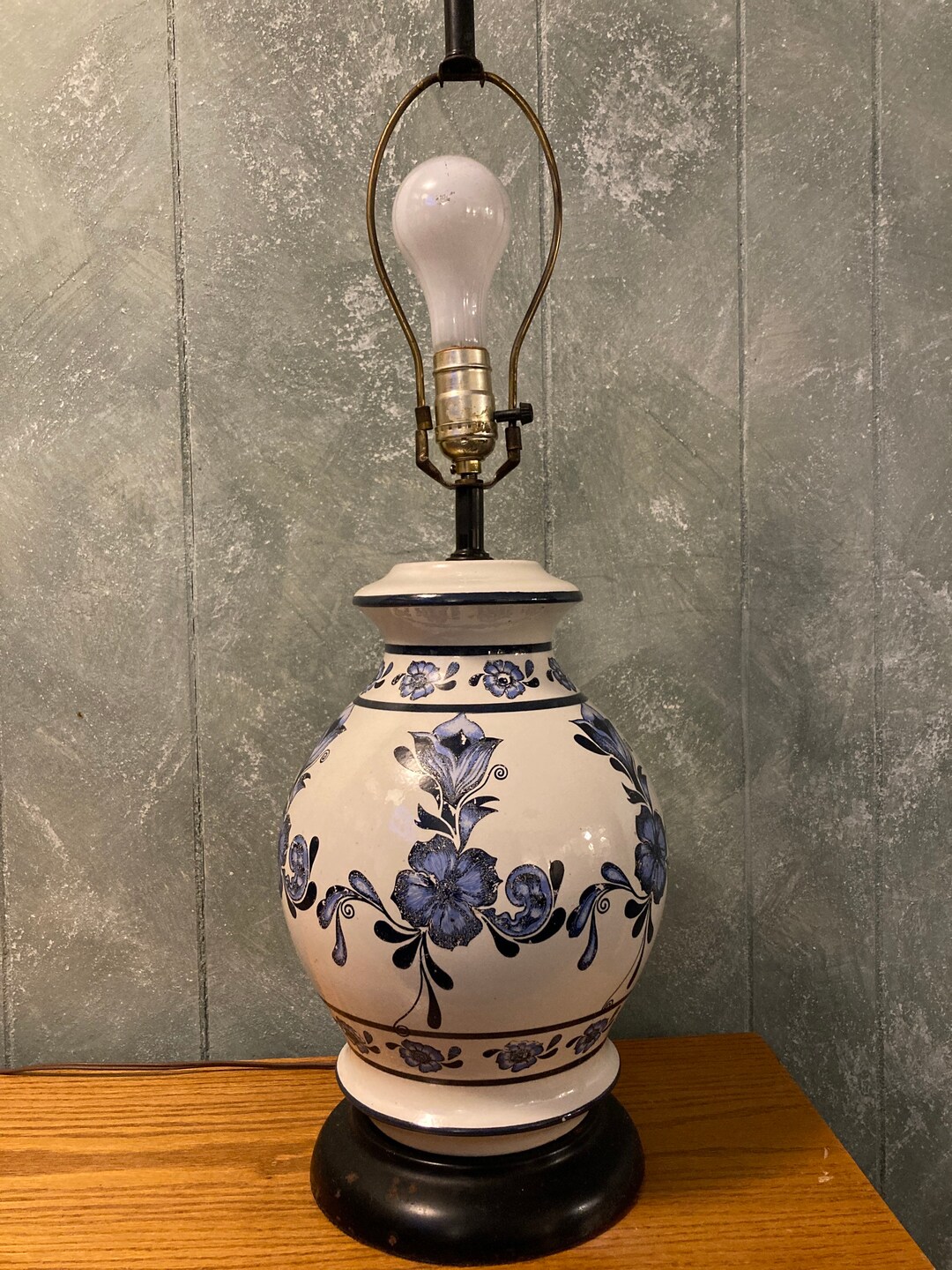 Vintage Blue and White Lamp - Etsy