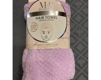 Toalla para el cabello morada ultrasuave, imprescindible para un look de belleza impecable, que reduce el encrespamiento y es de primera calidad.