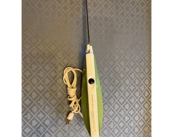 Coltello elettrico vintage Hamilton Beach Scovill, modello 275-B verde avocado, ideale per intagliare.