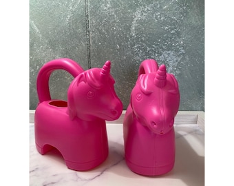 Juego de 2 regaderas de unicornio rosa, novedosas de plástico para decoración de plantas de interior y jardín.