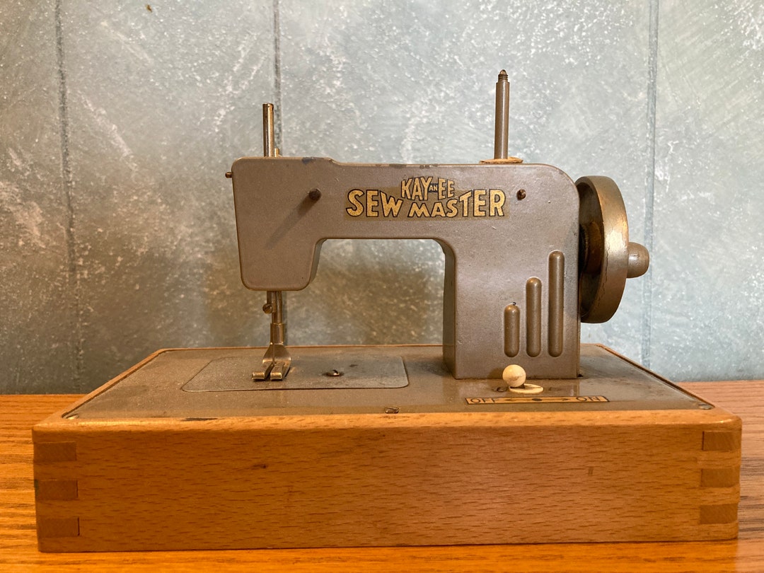 Vintage Childs Sewing Machine Etsy