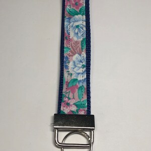 Floral Wristlet Keychain: Hands-Free Key Ring
