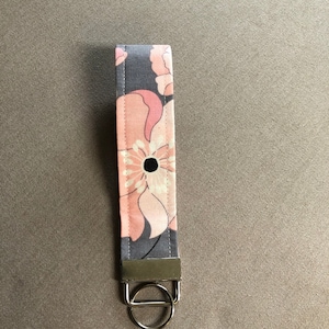 Floral Wristlet Keychain: Hands-Free Key Ring
