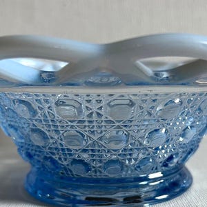 Vintage Imperial Glas Schüssel Katy Blau Opalisierend Osterkorb Bild 2