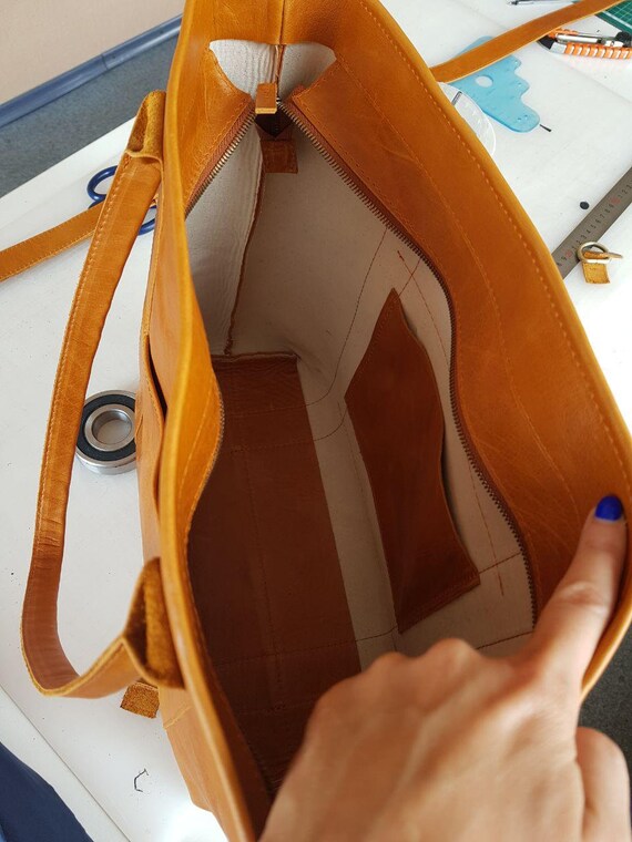 tote bag with laptop insert