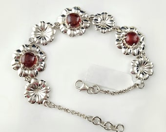 Granatarmband, Armband aus 925er Sterlingsilber, handgefertigtes Armband, Armband mit Cabochon-Edelstein, Granatschmuck, Edelsteinarmband, Geschenk für Sie