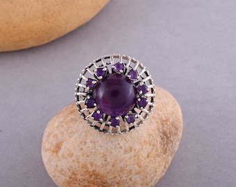 Anello con ametista viola scuro / Anello in argento sterling con cabochon di ametista / Anello con pietra portafortuna di febbraio / Regalo per lei / Regalo per la festa della donna / Damigella d'onore