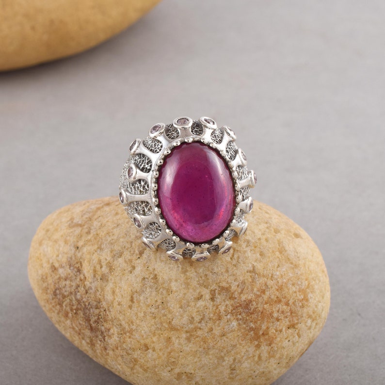 Red Cabochon Ruby Ring Anaari Yaqoot Stone Cabochon Ruby Ring 925 Sterling Silver Handmade Ring Gift for her Boho Statement Ring Mens Gift zdjęcie 1