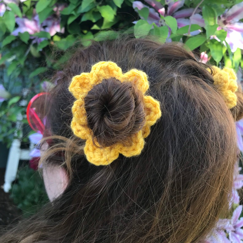 Blooming Flower Scrunchie Pattern image 5