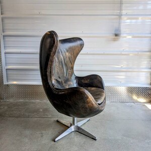 Restoration hardware egg chair discount