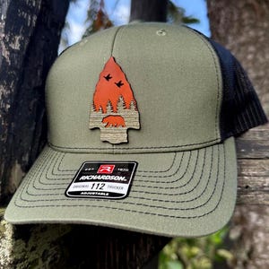 Casquette WoodHide© Arrow Bear - Casquette trucker 112 avec cuir et empiècement en bois Richardson