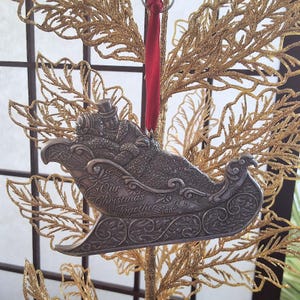 Vintage Hallmark Keepsake ‘’Our Christmas Together – 1997’’ Couple in Sleigh Pewter Ornament with Box